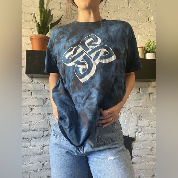 Lotus Band Tee - Picture 5 of 7